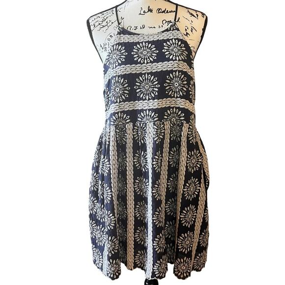 NWOT Entro Mini‎ Embroidered Blue White Mini Dress Women's Size Medium - Picture 1 of 8